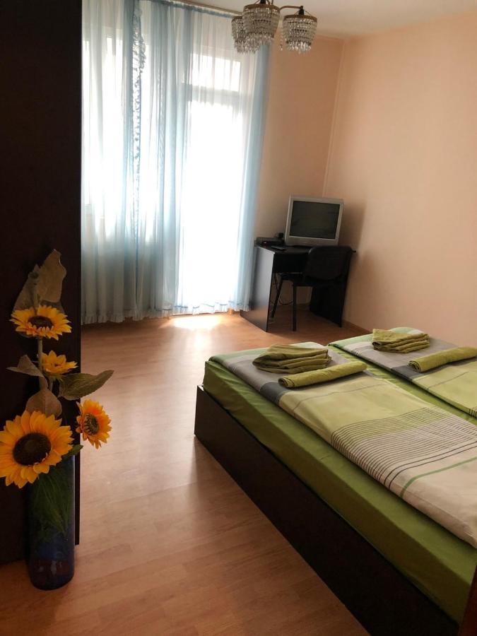 Central House Blagoevgrad Bagian luar foto